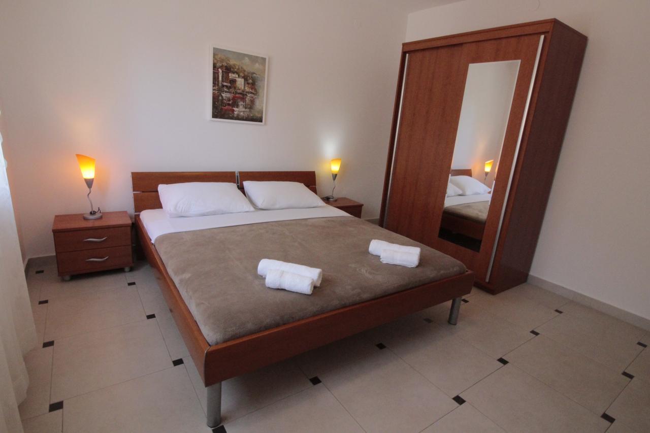 Studios & Rooms Fiesta نوفاليا المظهر الخارجي الصورة
